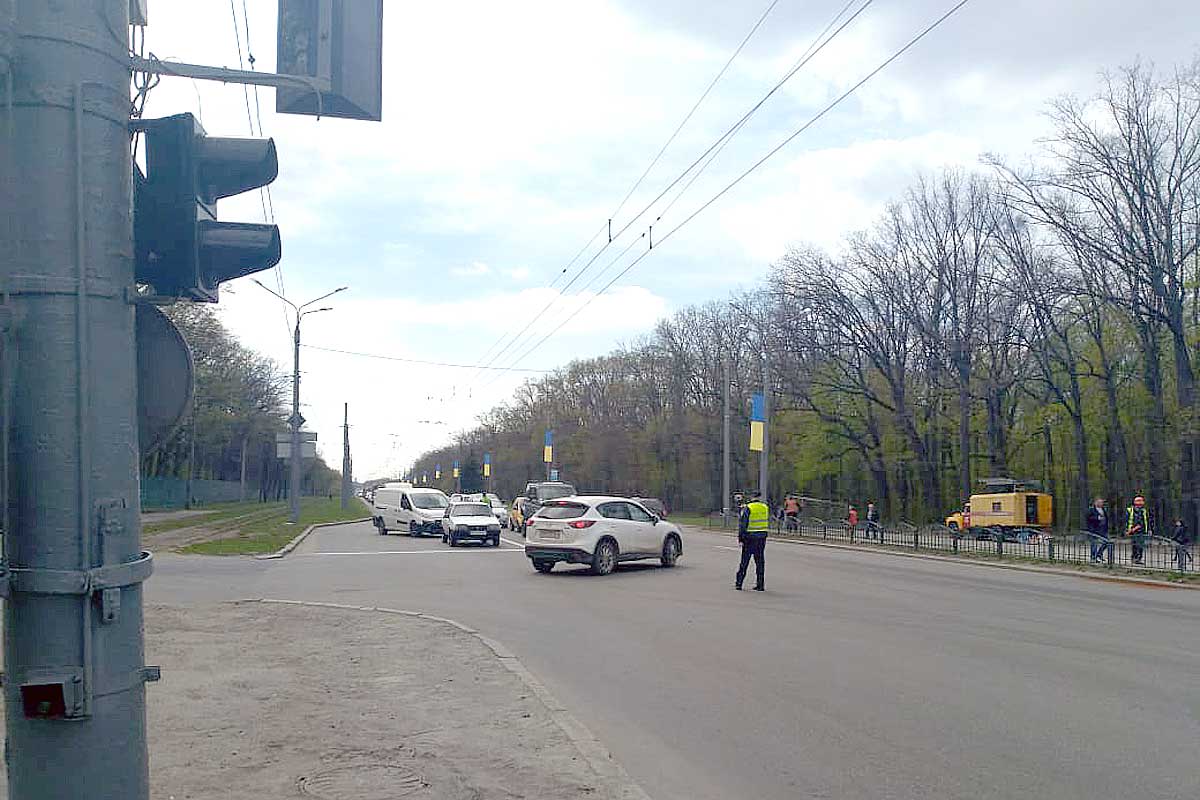 На Белгородском шоссе - пробка (фото)