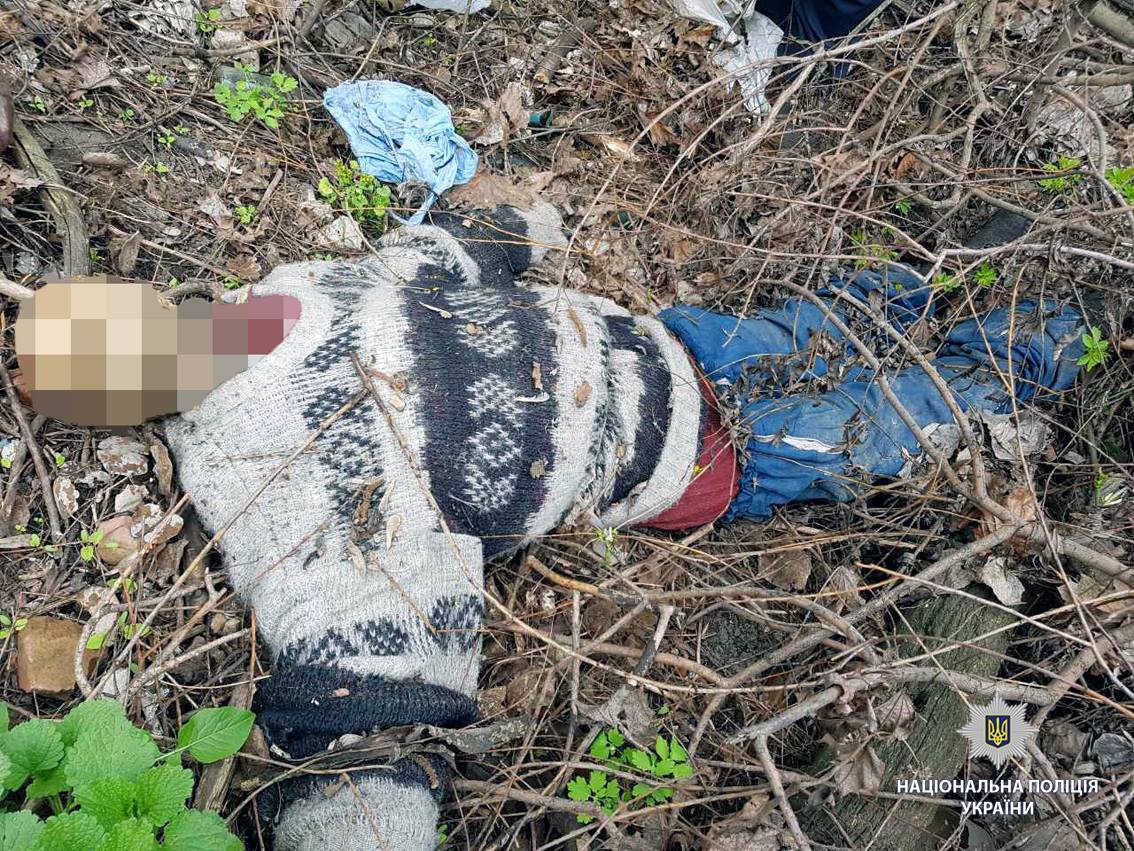 В Харькове нашли труп неизвестной женщины (фото 18+)