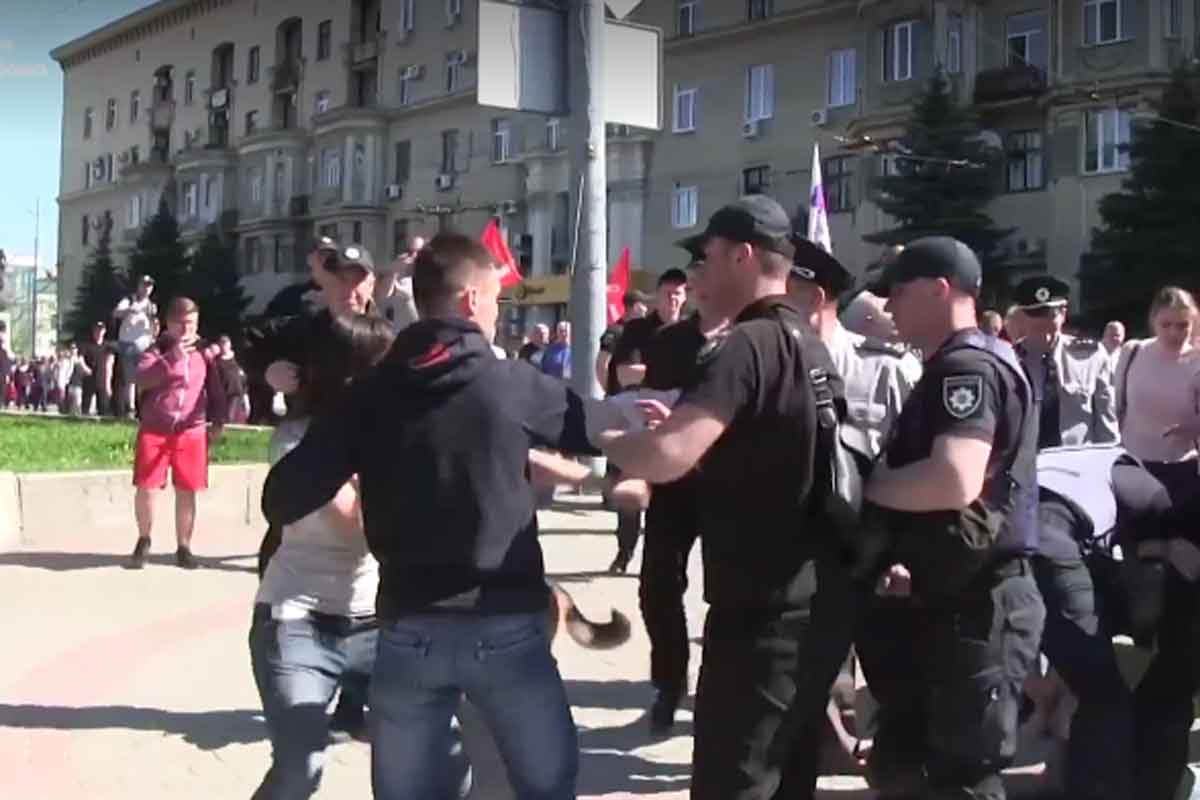 В Харькове прошел первомайский марш (видео)