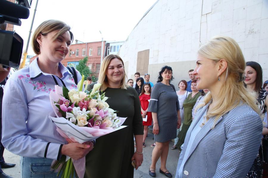 Светличная пообщалась с творческой группой спектакля "Письма незнакомому другу из Нью-Йорка"