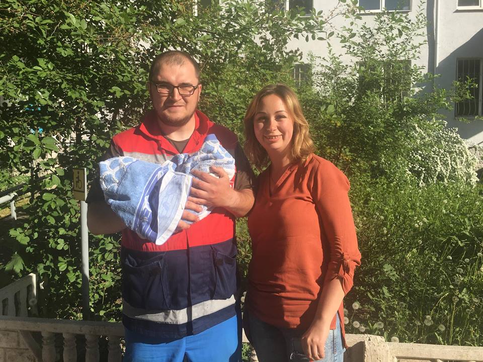 Под Харьковом женщина родила прямо в машине