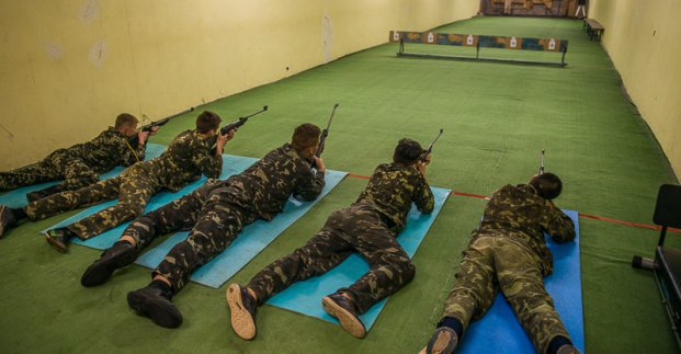 В Харькове дети стреляли из автоматов