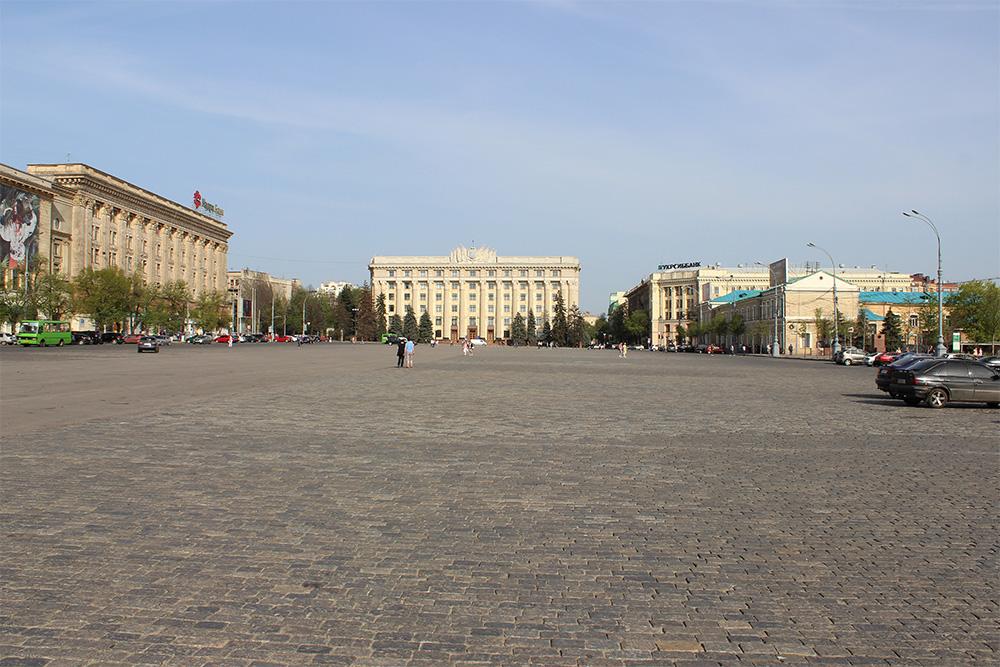 Харьковчане хотят перекрыть центральную площадь