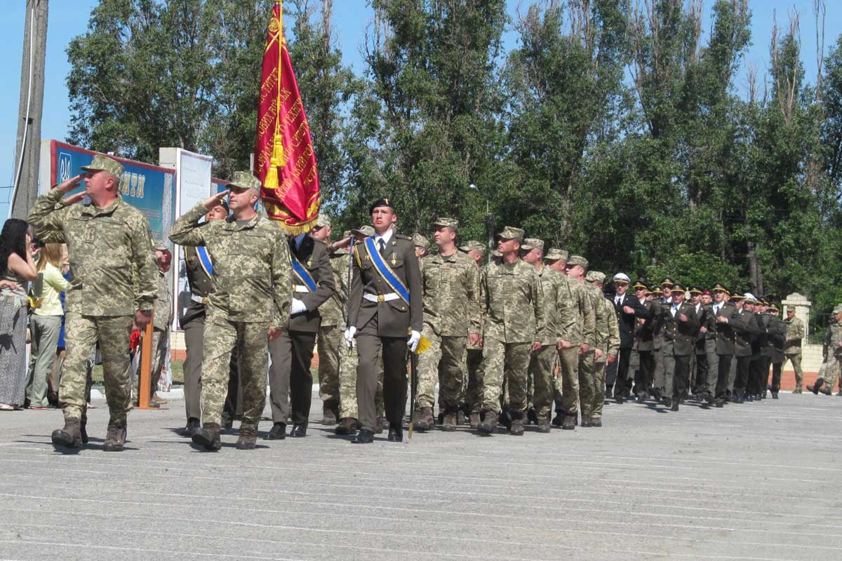 В Харькове состоялся выпуск офицеров-танкистов