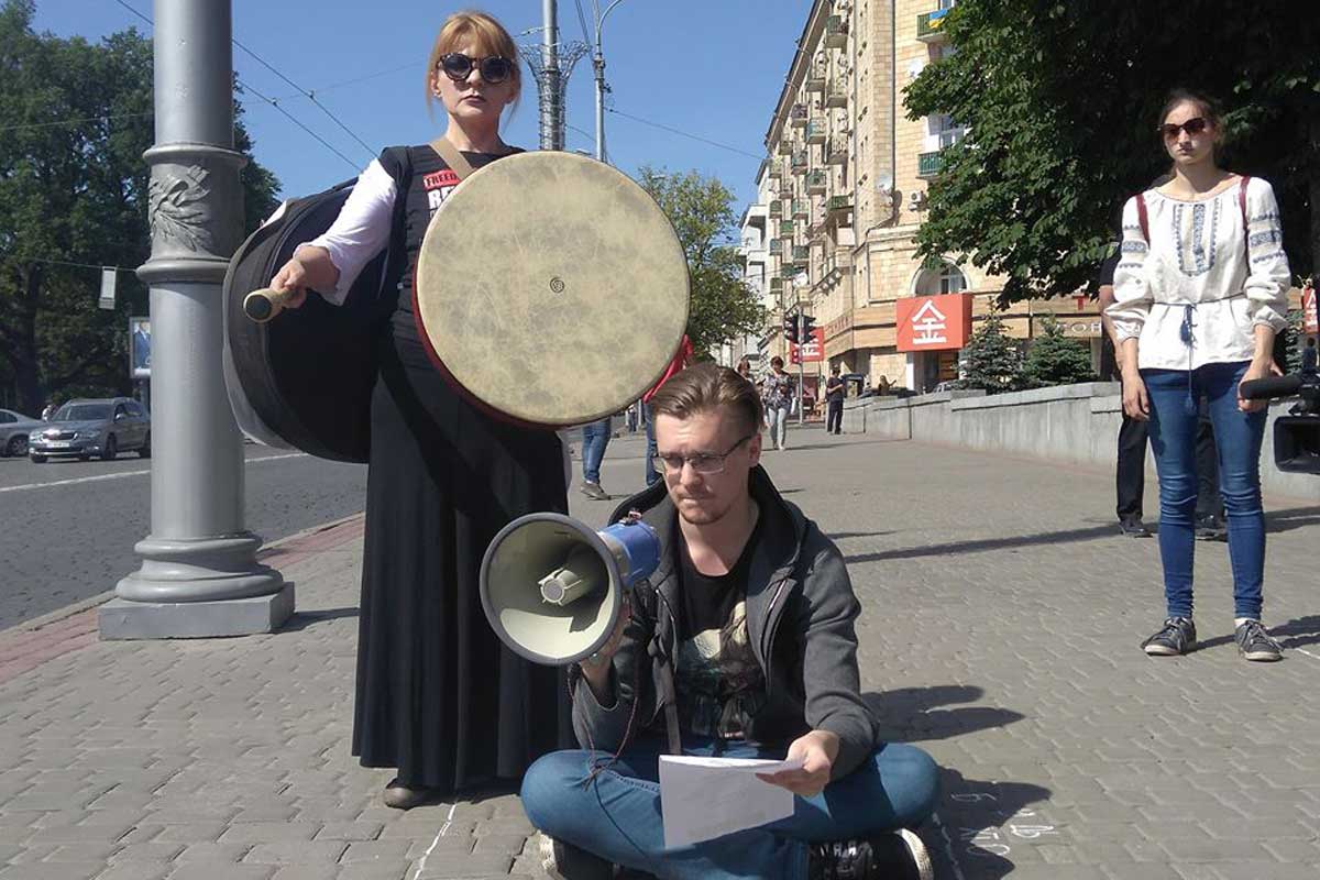 В Харькове прошла акция в поддержку Сенцова (фото)
