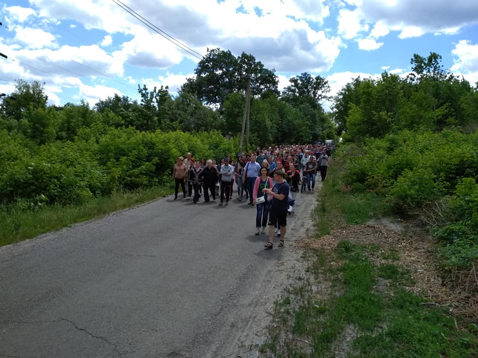 Под Харьковом протестующие перекрыли трассу