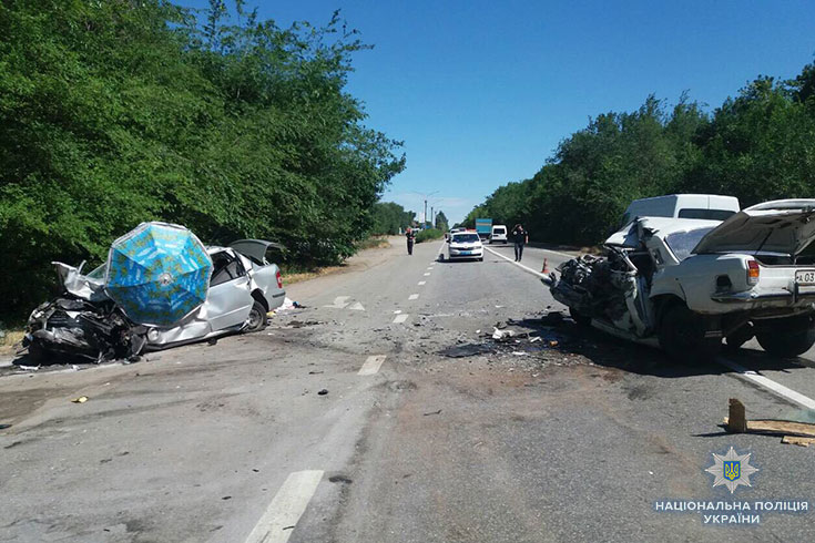 В машину харьковчан въехала "Волга": трое погибших, двое - в больнице (фото)