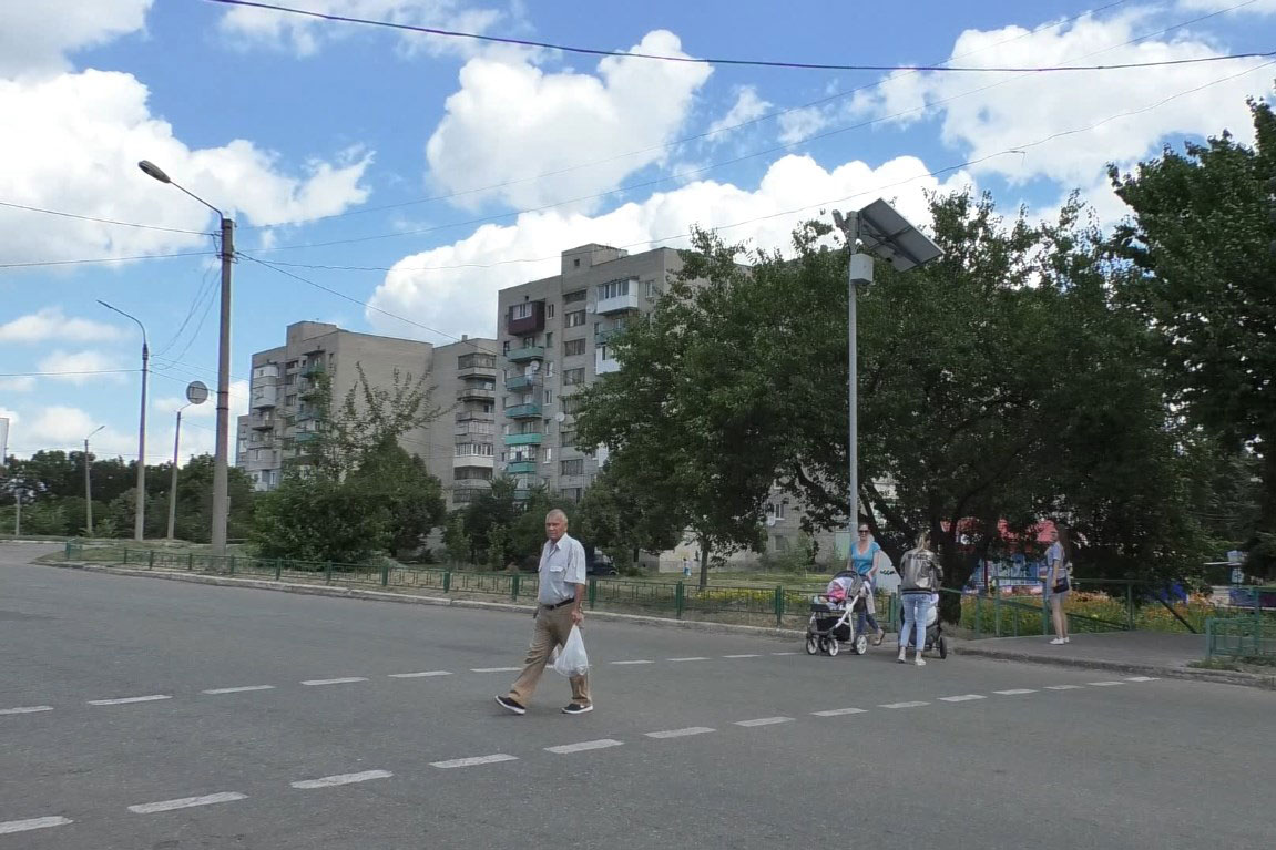 Под Харьковом для уличного освещения используют солнечные батареи (фото)