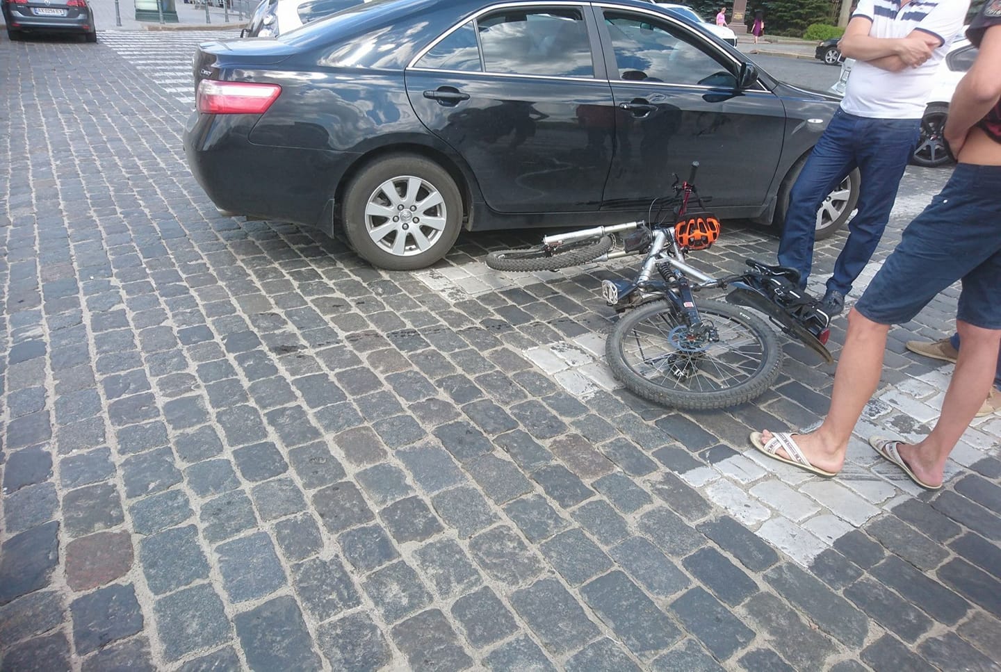 На Сумской сбили велосипедиста (фото)