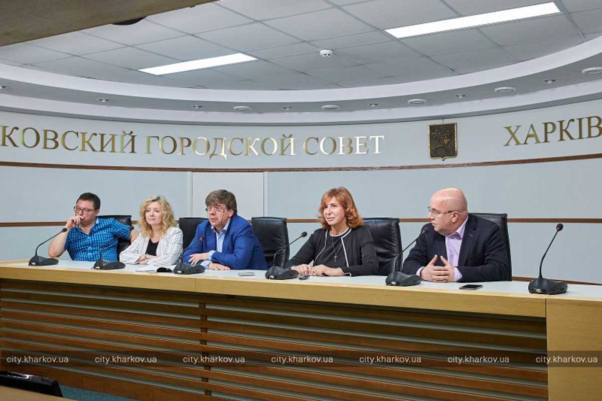 Адвокаты Кернеса заявили о давлении на суд Полтавы и судью Антонова 