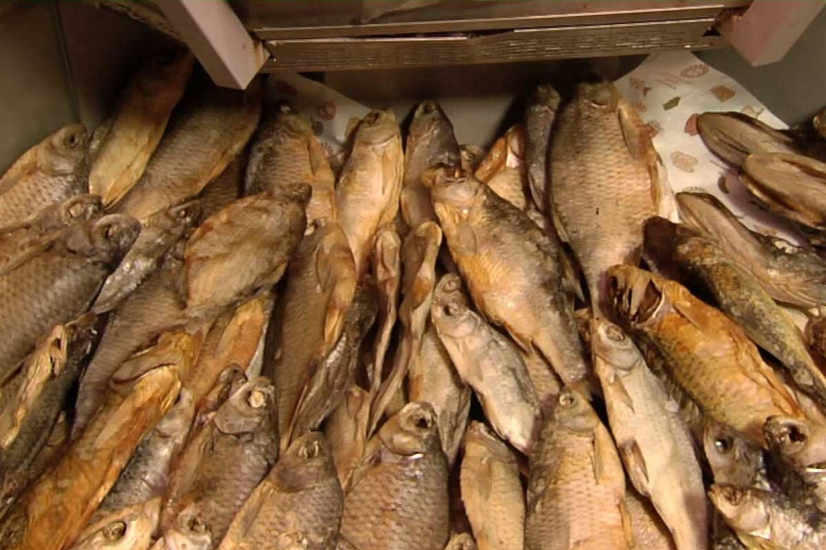 Ботулизм под Харьковом: введен запрет на торговлю рыбой