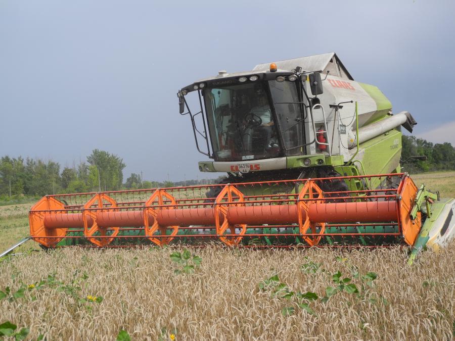 Харьковские аграрии намолотили второй миллион тонн зерна