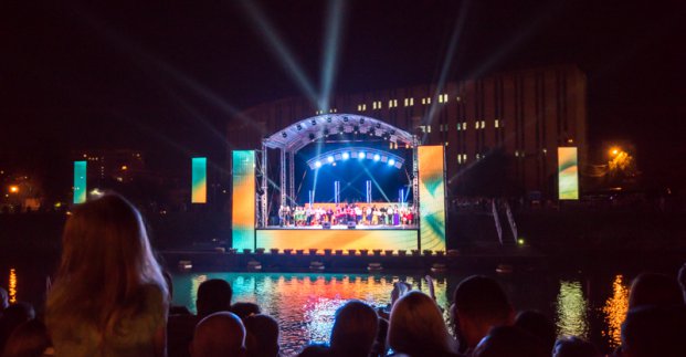 В Харькове прошел концерт с участием артистов из Китая, Грузии, Турции и США