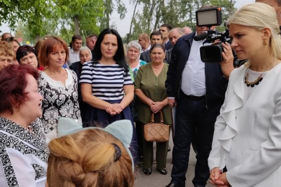 Юлия Светличная ознакомилась с ходом ремонта школы