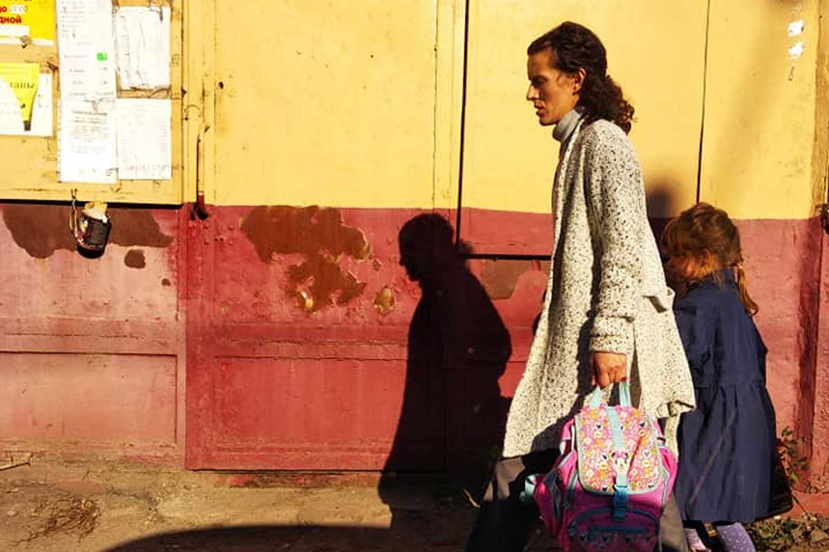 На Холодной горе женщина с ребенком бросается под колеса - соцсети (фото)