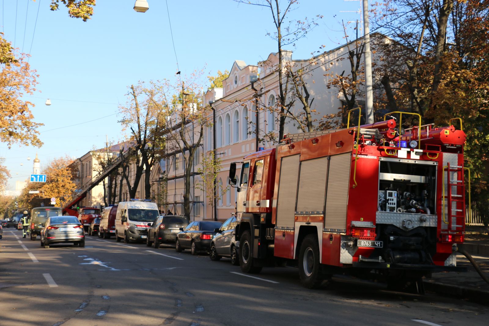 В Харькове горела больница, людей эвакуировали (фото)
