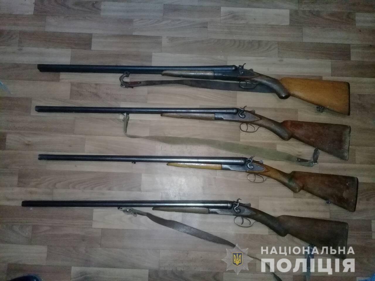 Харьковчане несут в полицию ружья