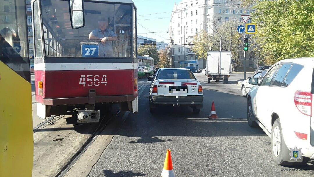 В Харькове трамвай попал в аварию (фото)