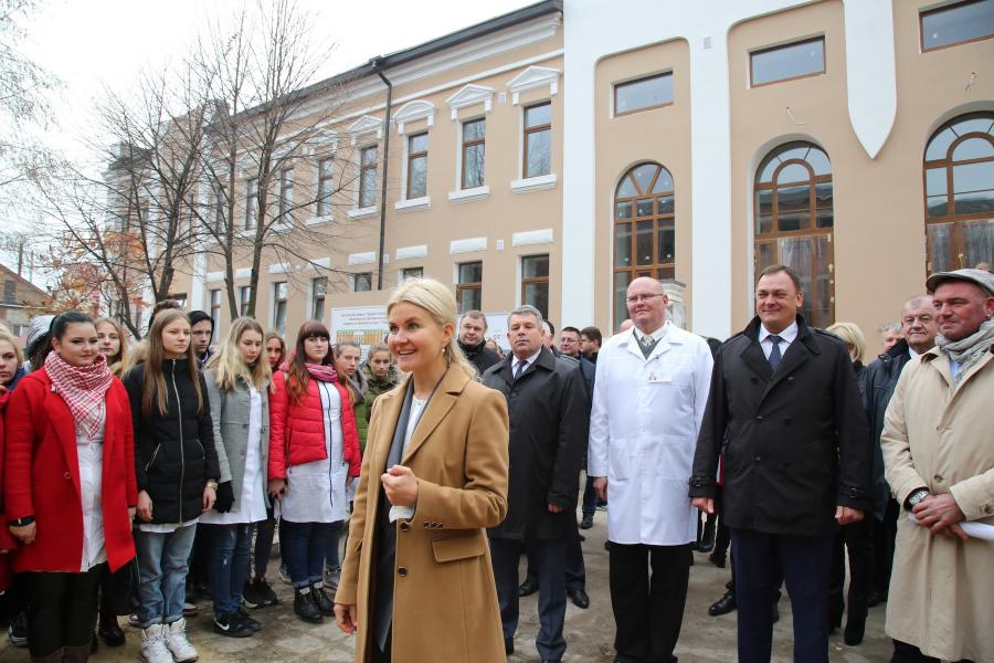 В Волчанской ЦРБ завершают капремонт поликлиники