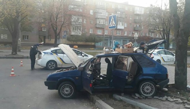 В Харькове пьяный водитель протаранил патрульный автомобиль