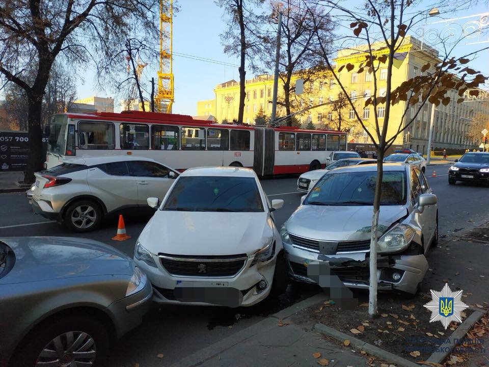 На Сумской - массовое ДТП (фото)