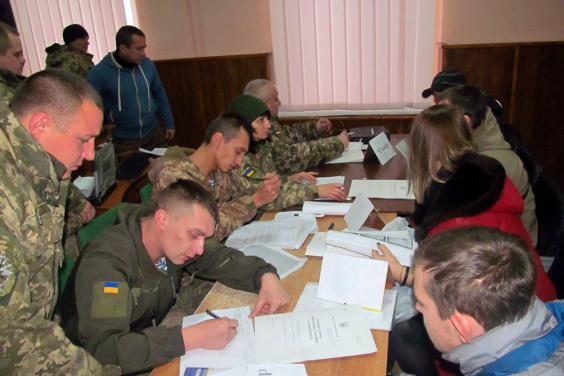 Харьковчане идут в армию