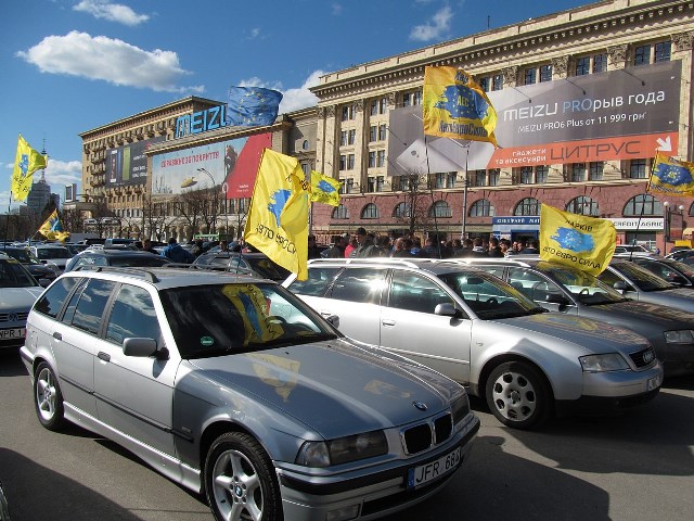 "Евробляхеры" угрожают заблокировать выезды из Харькова