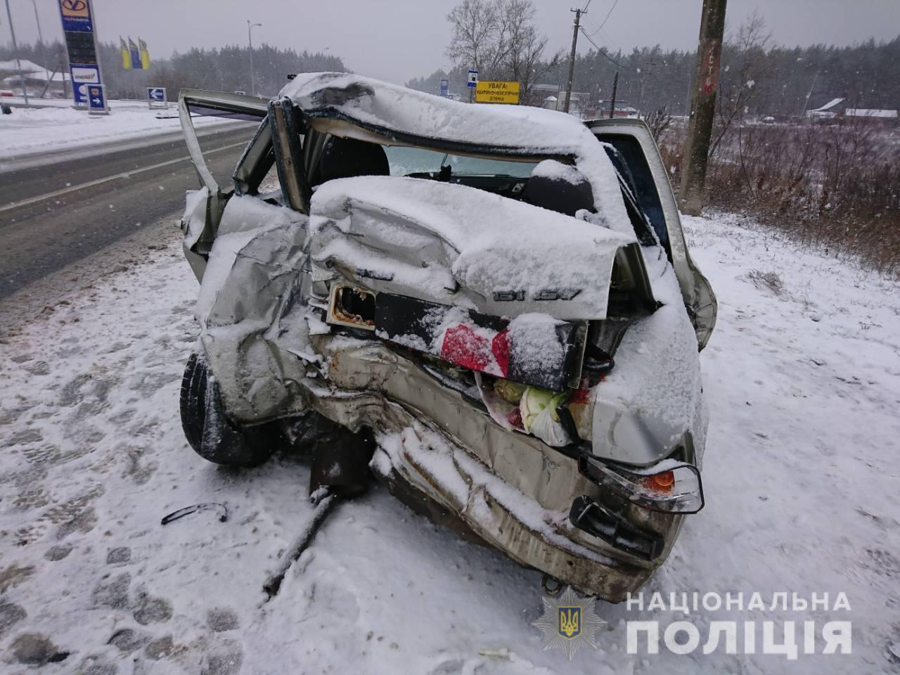 Под Харьковом - авария с грузовиком: есть пострадавшие (фото)