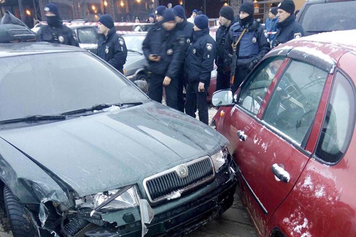 В Харькове грабители врезались в полицейскую машину