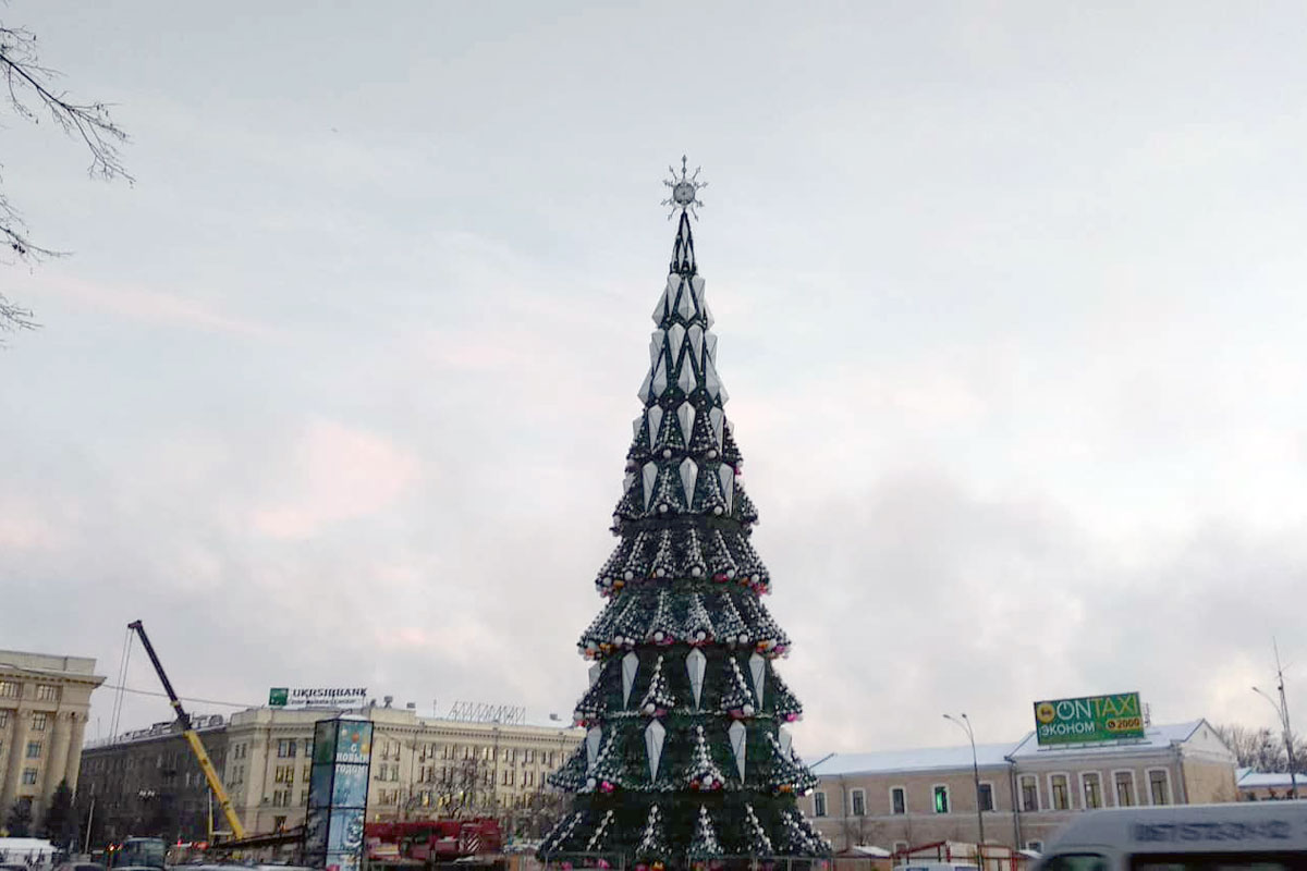 Харьковскую елку показали с высоты птичьего полета (видео)