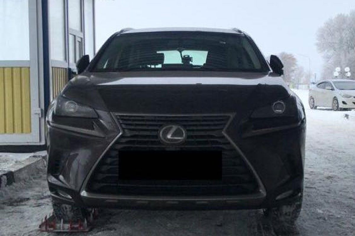 Под Харьковом задержали новый Lexus