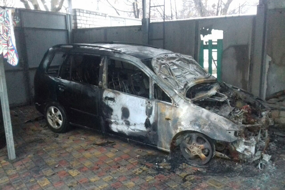 На Салтовке сгорела Mazda (фото)