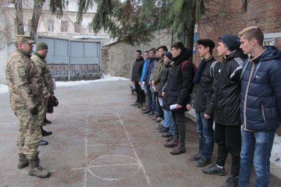 Под Харьковом объявлена военная приписка