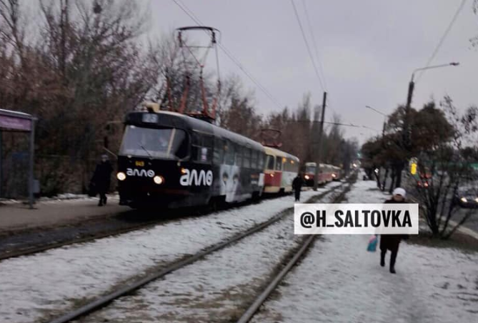 На Салтовке стоят трамваи (фото)