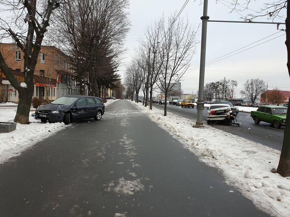 ДТП на Московском: у водителя забрали машину (фото)