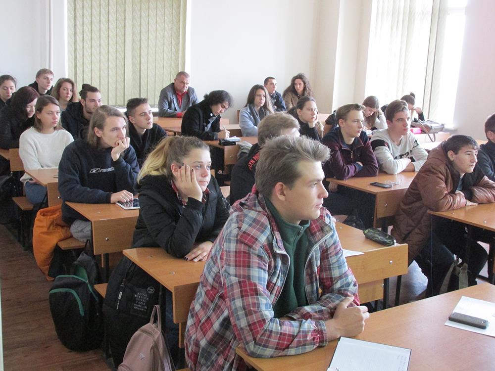 Представители ведущих предприятий рассказали студентам Харьковского национального университета о работе геологов