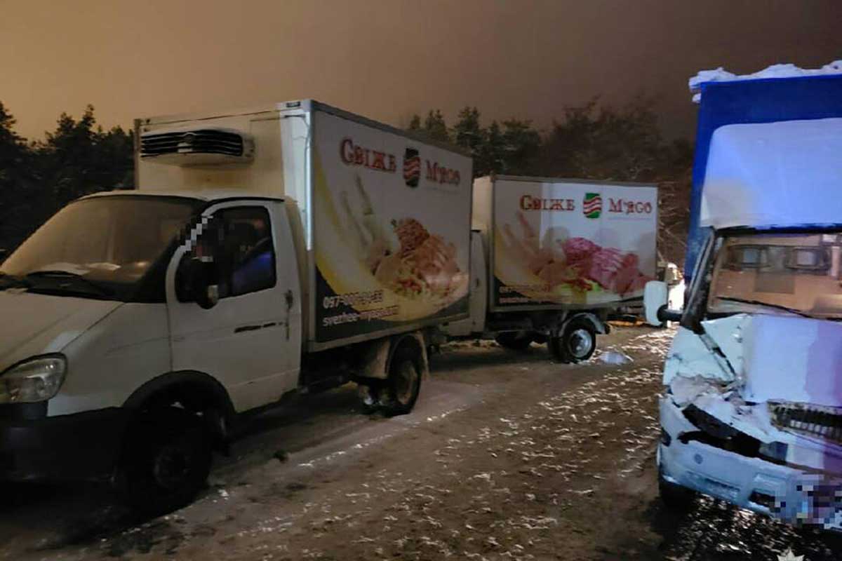 В Харькове три "Газели" врезались друг в друга (фото)