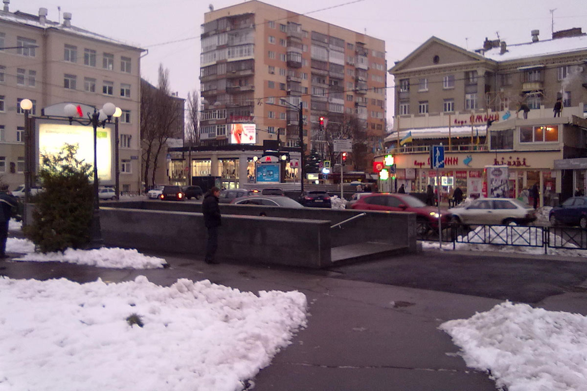 В центре люди боятся переходить дорогу