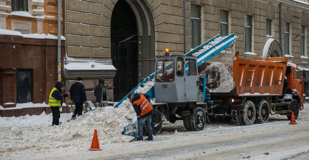 На улицы Харькова вывели снегоуборочную технику