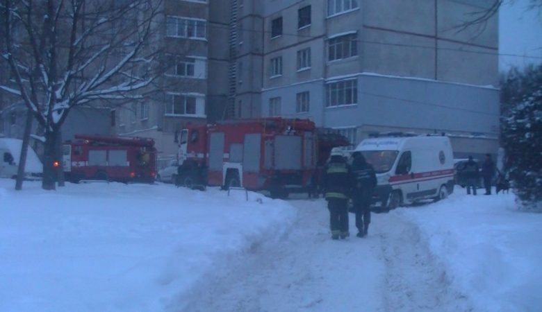 В Харькове горела многоэтажка: есть жертвы (фото)