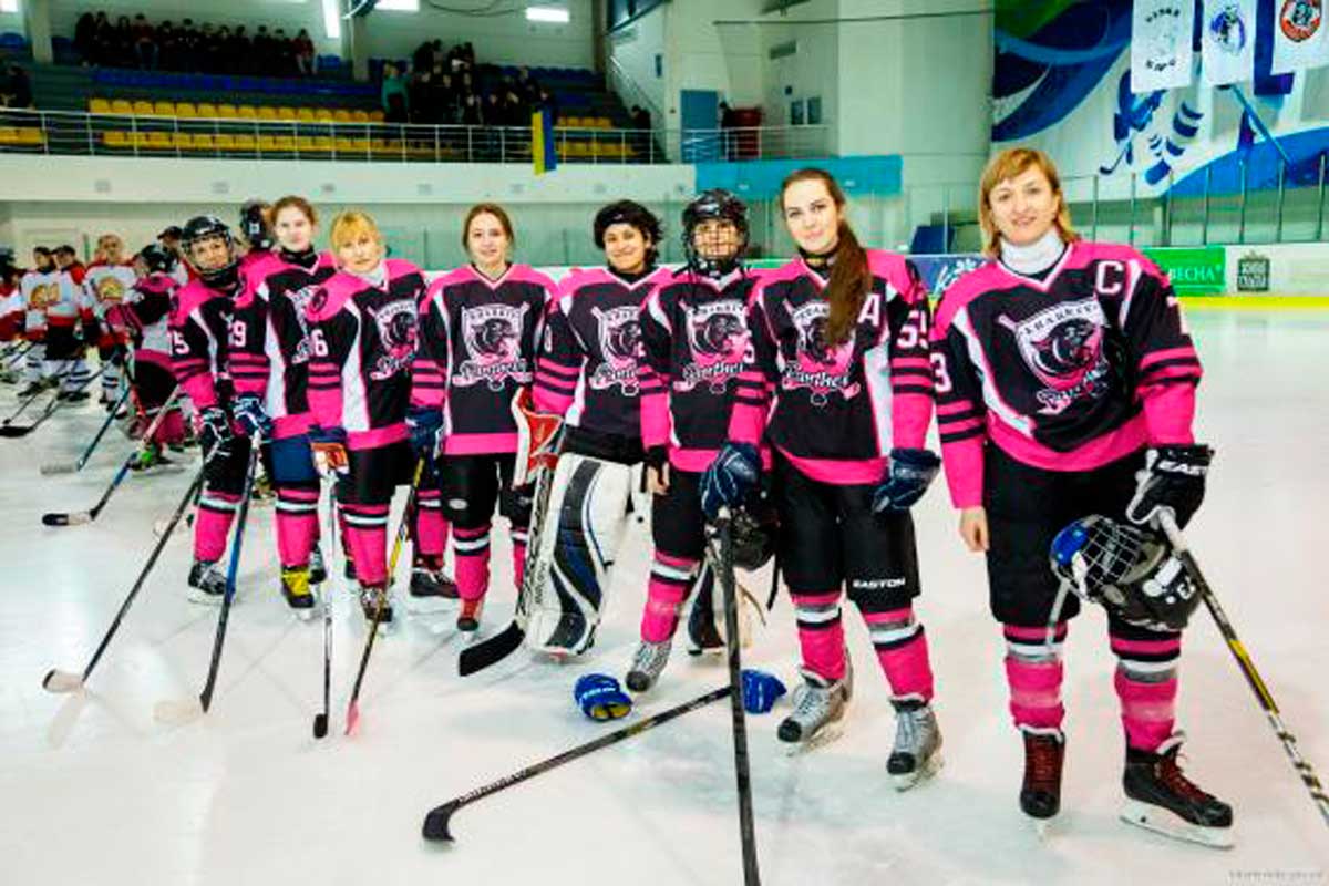 Семь харьковчанок вошли в сборную Украины по хоккею
