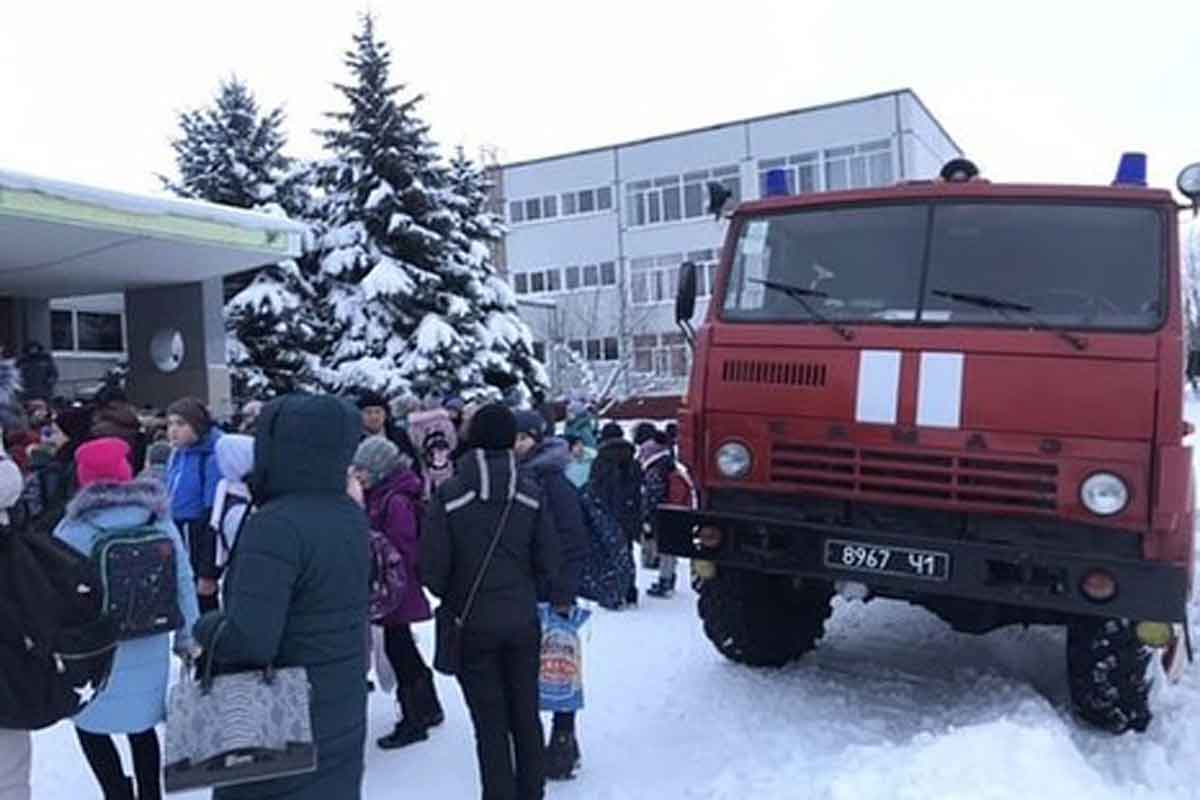 Из гимназии на ХТЗ эвакуировали школьников (дополнено)