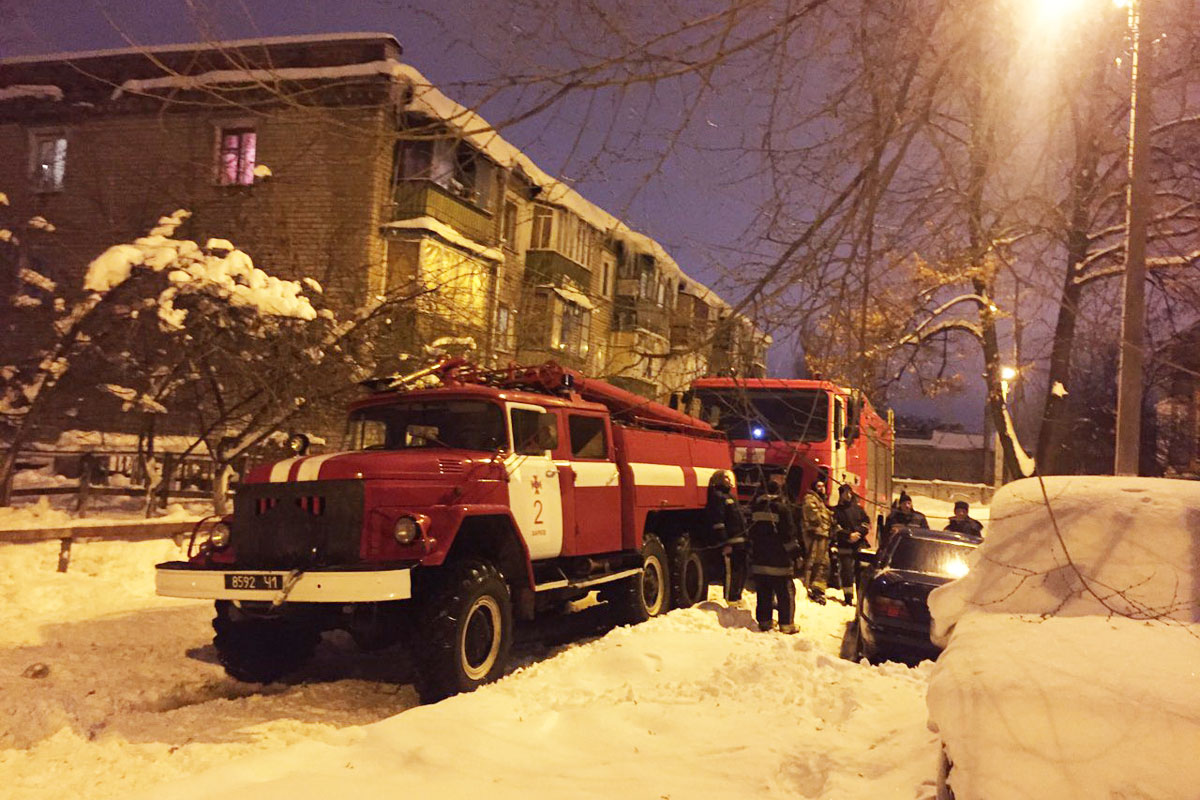 Пожар в Харькове: жильцов дома эвакуировали (фото)