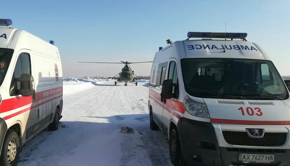 В Харьков прилетел вертолет с ранеными (фото)