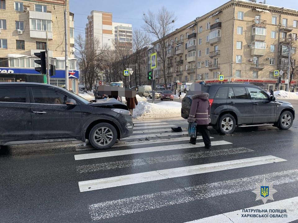 В центре Харькова на "зебре" произошло ДТП (фото)