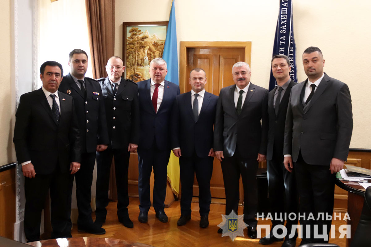 Убийство турецких студенток: харьковских копов наградили (фото)