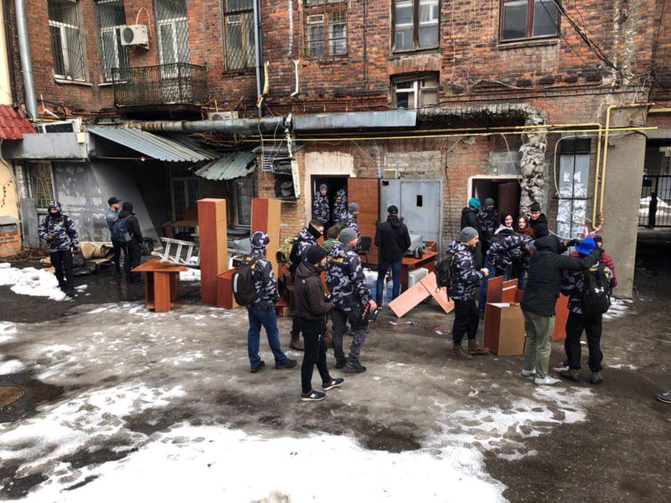Нацкорпус блокировал офис в центре Харькова (фото)