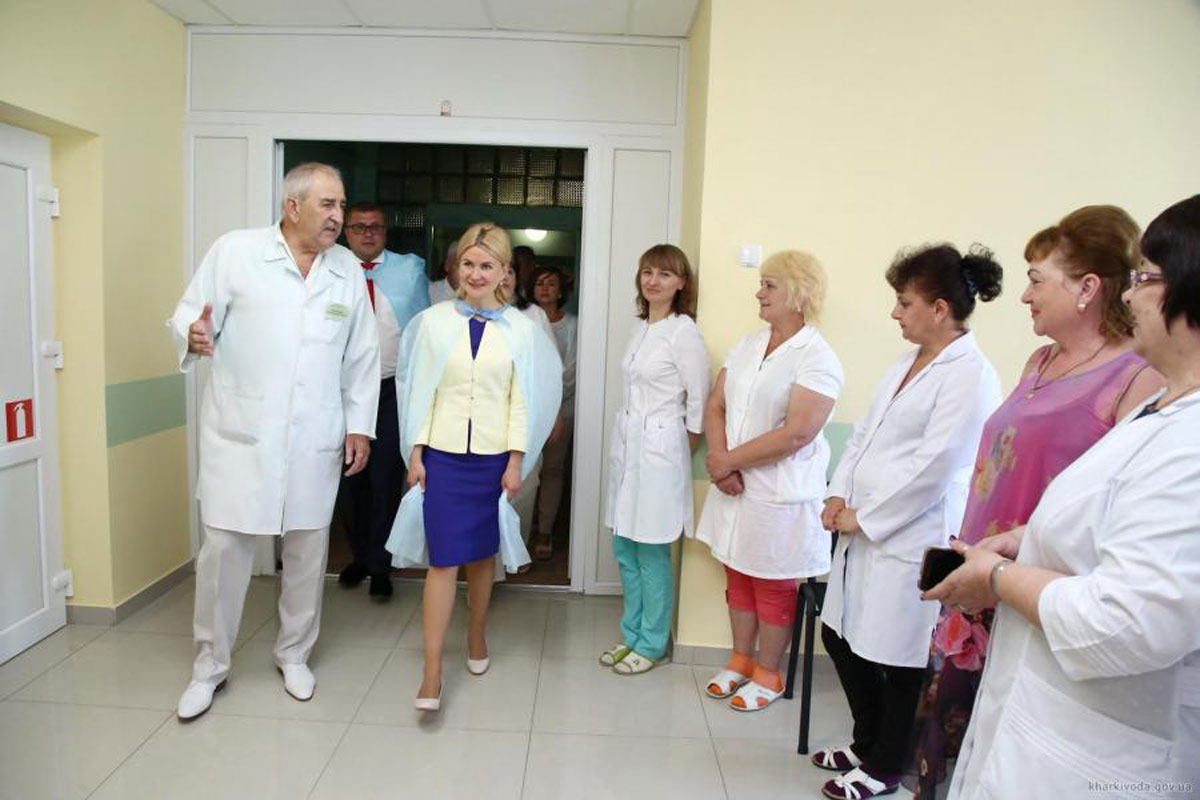 В Харьковской области ремонтируют больницу (фото)