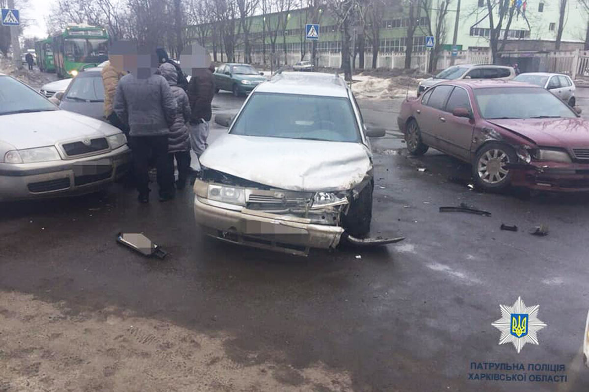 В Харькове - тройное ДТП (фото)