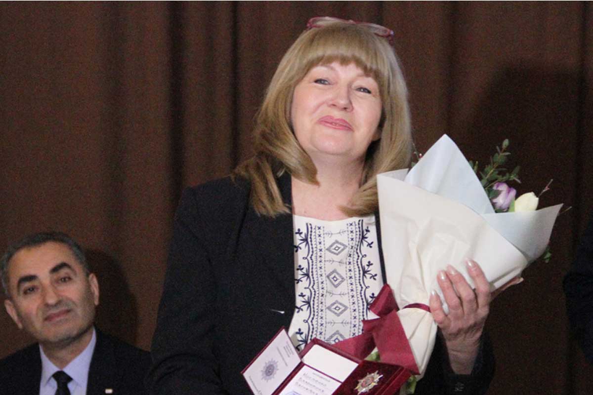 Харьковчанка получила высшую награду облсовета